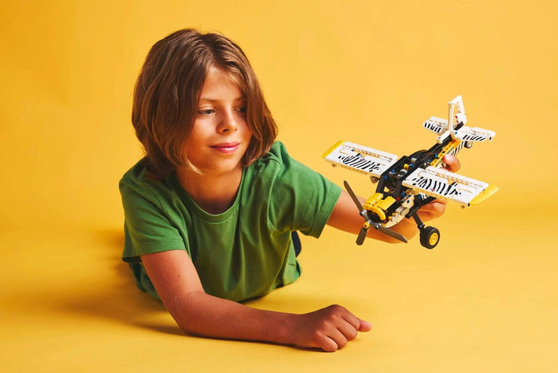 LEGO TECHNIC 42198 Transport plane