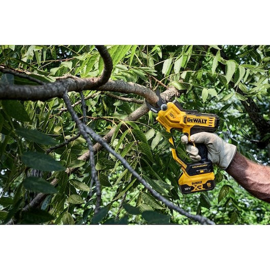 DCMPP568P1 DEWALT Cordless Pruner 38mm