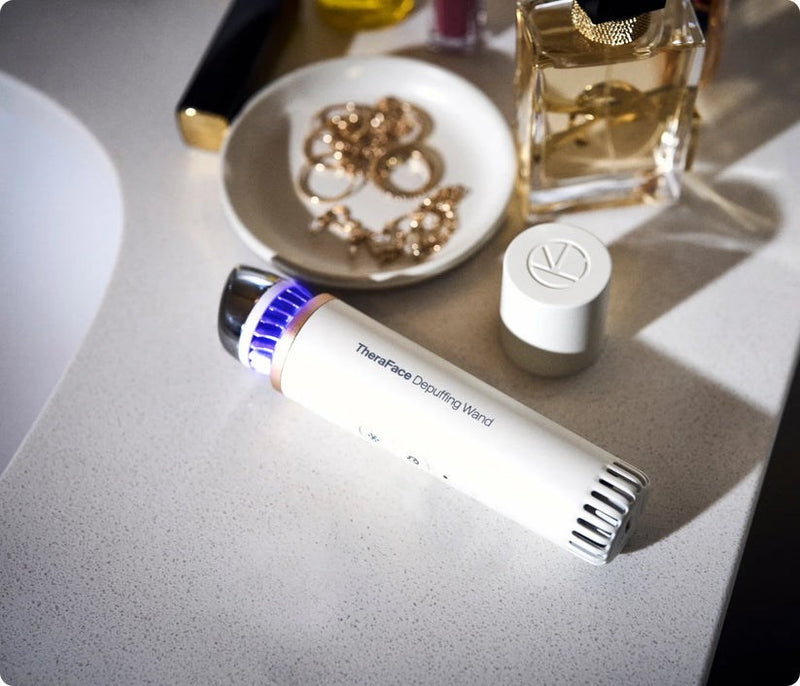 Therabody Theraface Depuffing Wand massager Face White
