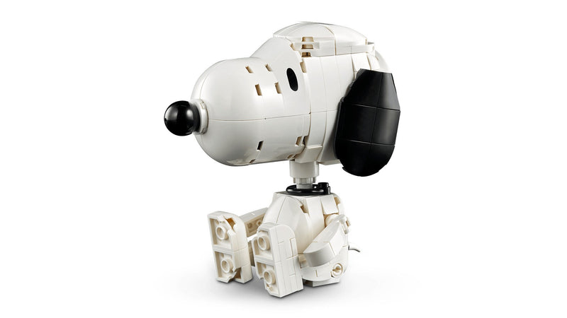 LEGO IDEAS 21368 Peanuts: Snoopy's Doghouse