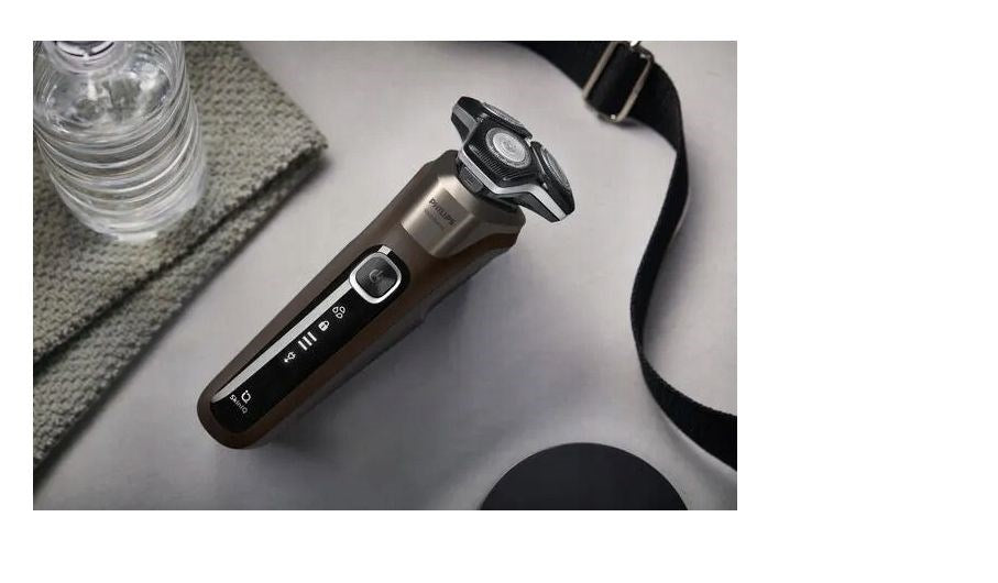 Men's electric shaver, brown + case, Philips 5000 series S5886/38