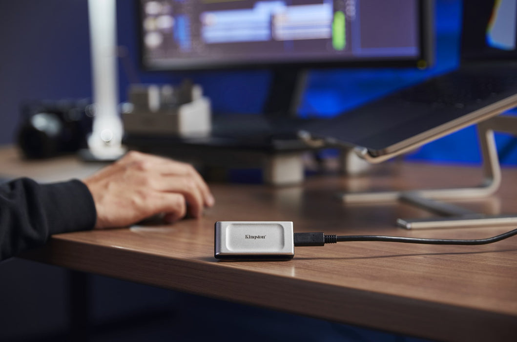 Kingston XS2000 - SSD - 4 TB - external (portable) - USB 3.2 Gen 2x2 (USB-C connector)