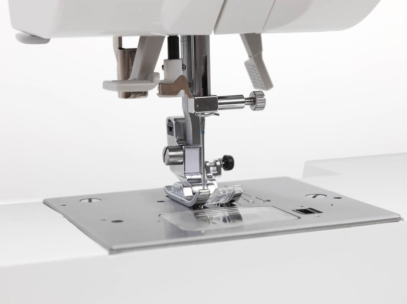 Singer C430 sewing machine, electronic, white