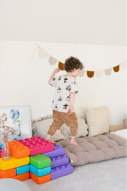 Marioinex “brick” building blocks, 33 pastel-coloured pieces