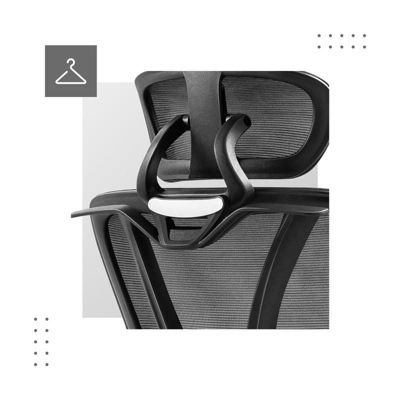 Expert 4.6 Black Swivel Armchair