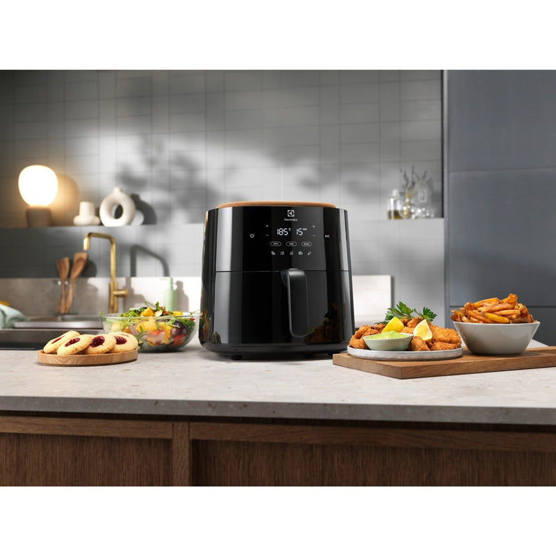 Electrolux EAF7B Einzeln 6,8 L Freistehend 1800 W Heißluftfritteuse Schwarz