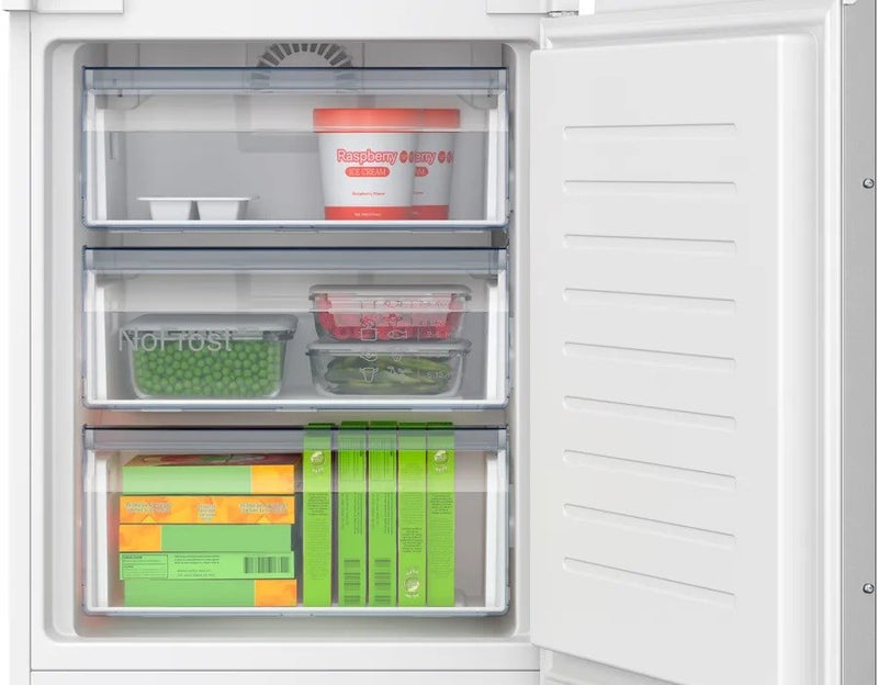 Bosch Serie 2 KIN96NSE0 fridge-freezer Built-in 290 L E White