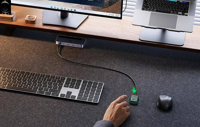 Ugreen USB 3.0 switch CM662, 2×4 outputs, black