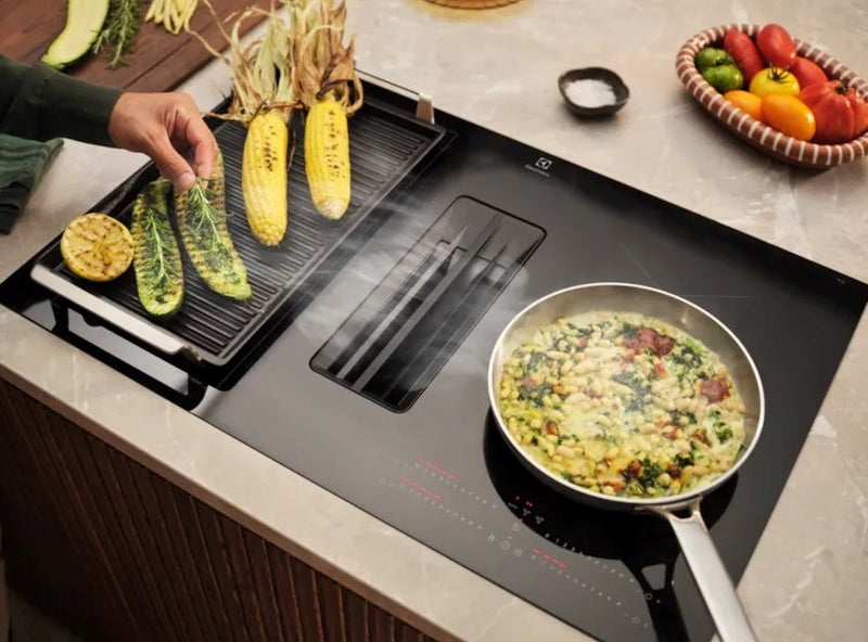 Induction hob with built-in extractor ELECTROLUX ECC83443CZ SaphirMatt black matt 80 cm