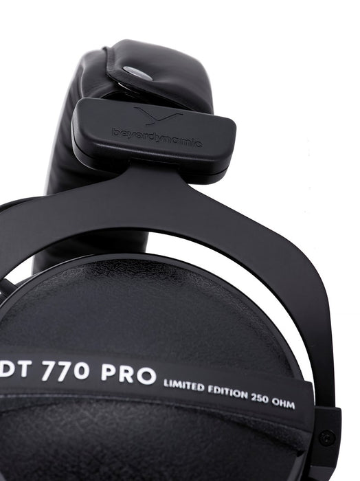 Beyerdynamic DT 770 PRO 250 OHM Black Limited Edition - closed studio headphones