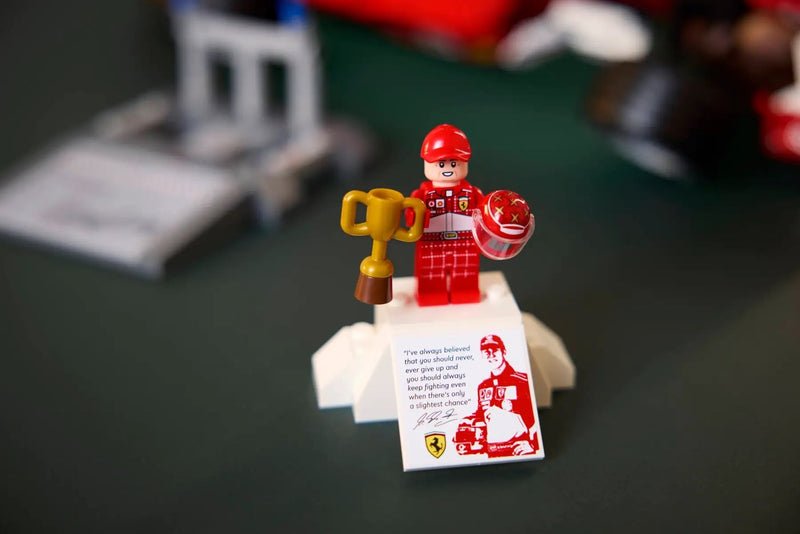 LEGO ICONS 11375 Ferrari F2004 & Michael Schumacher