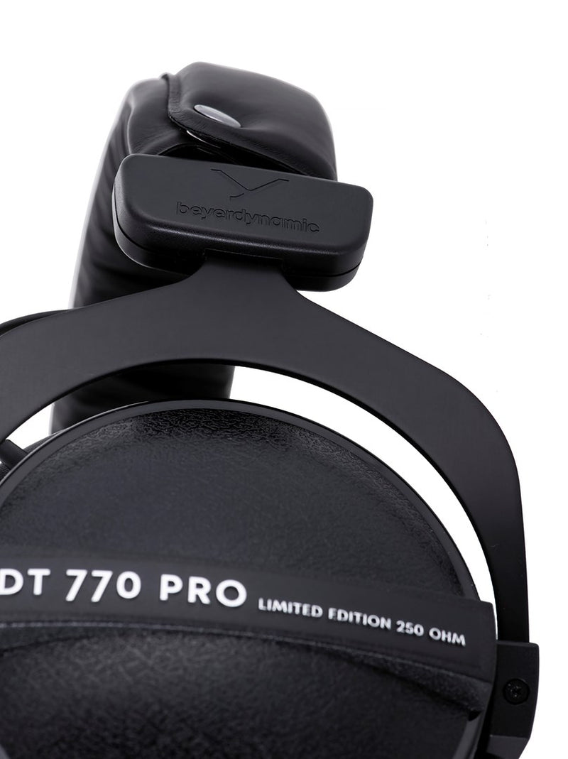Beyerdynamic DT 770 PRO 250 OHM Black Limited Edition - closed studio headphones