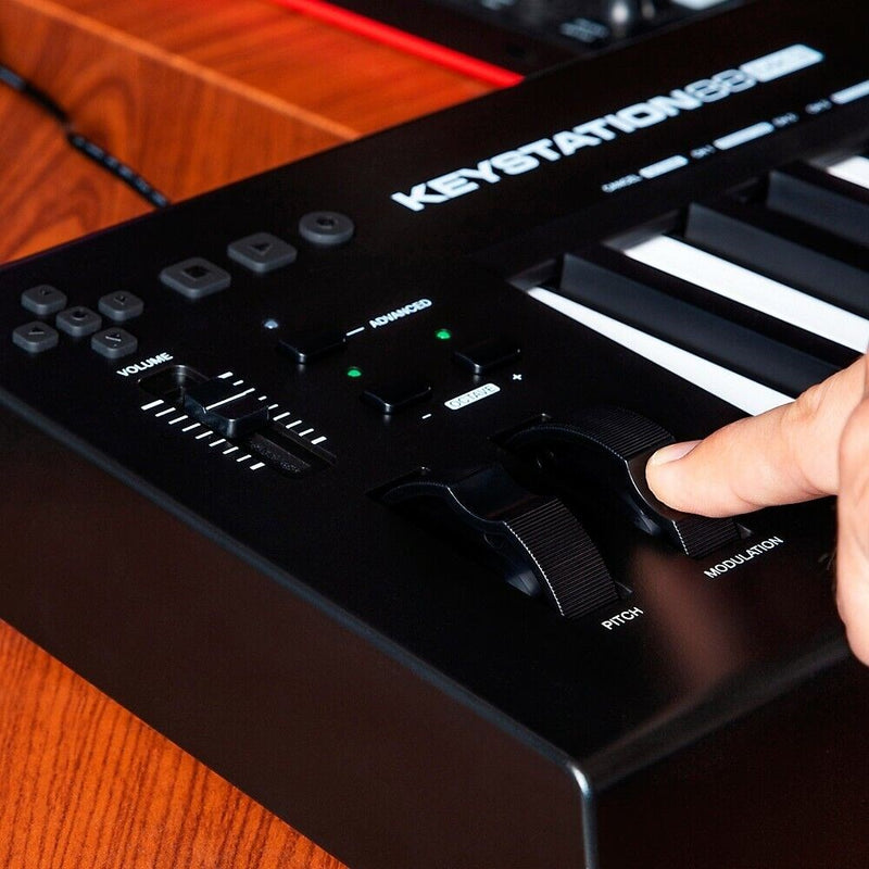 Clavier MIDI M-AUDIO Keystation 88 MK3 88 touches USB Noir, Blanc