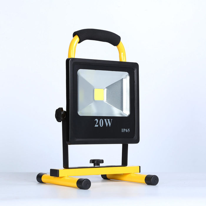 Floodlight EU plug Include