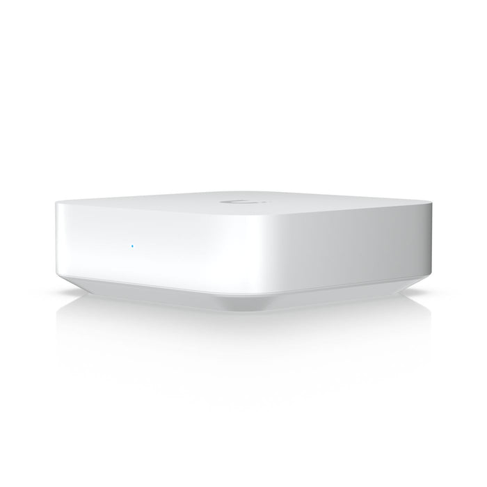 A compact and powerful UniFi