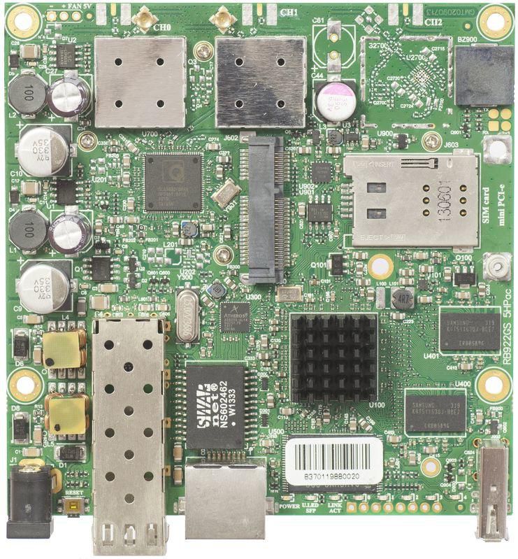 720-MHz-Atheros-CPU, 128 MB RAM,